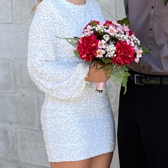 Like New! ROSEDRESS white sequin mini dress homecoming HoCo dance SMALL bodycon - Picture 3 of 12